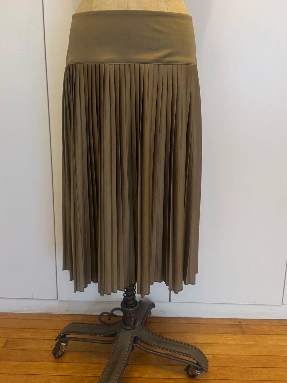 UNIQLO Olive Pleated Midi Skirt